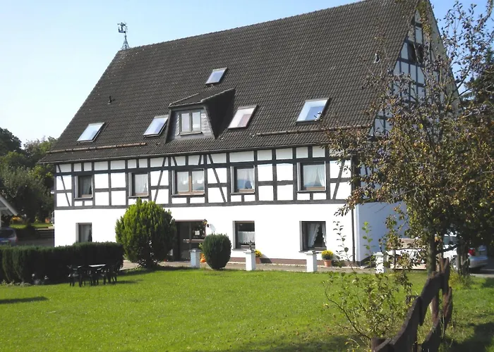 In Silbecke Mit Garten Аттендорн